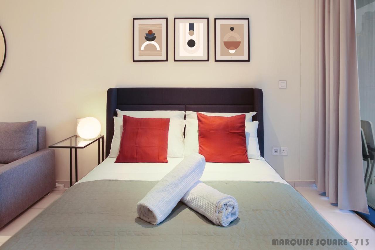 Luxury Studios With Burj Khalifa Or Canal View In Downtown - Marquise Square Tower دبي المظهر الخارجي الصورة
