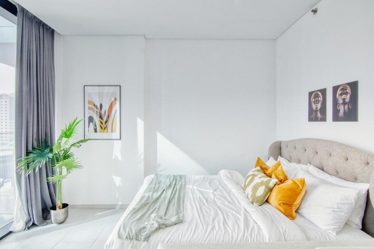 Luxury Studios With Burj Khalifa Or Canal View In Downtown - Marquise Square Tower دبي المظهر الخارجي الصورة