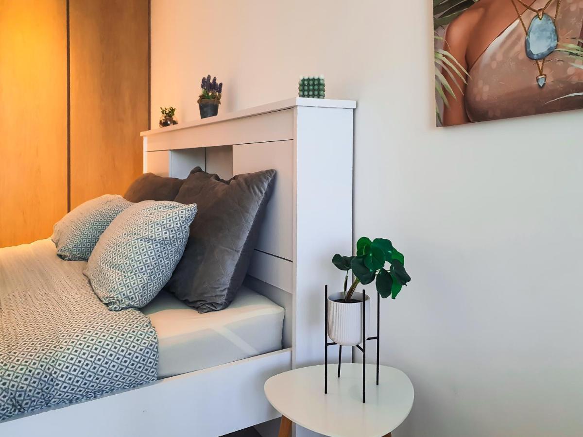 Luxury Studios With Burj Khalifa Or Canal View In Downtown - Marquise Square Tower دبي المظهر الخارجي الصورة
