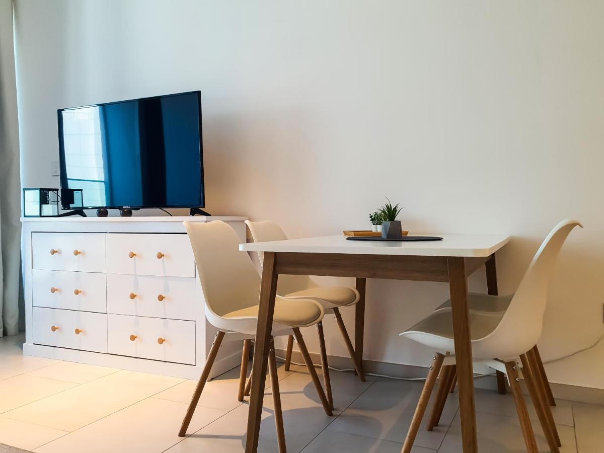 Luxury Studios With Burj Khalifa Or Canal View In Downtown - Marquise Square Tower دبي المظهر الخارجي الصورة
