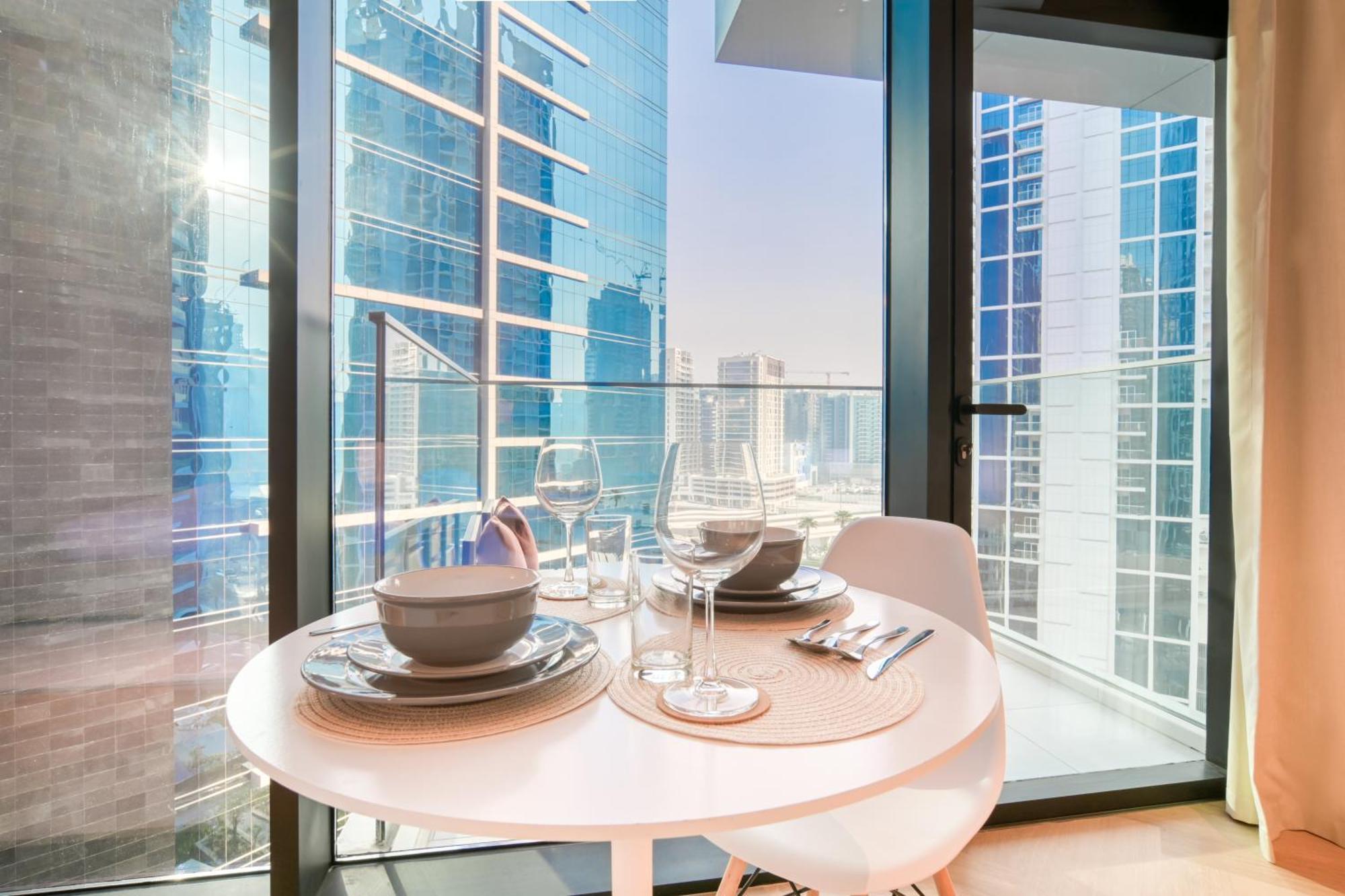 Luxury Studios With Burj Khalifa Or Canal View In Downtown - Marquise Square Tower دبي المظهر الخارجي الصورة