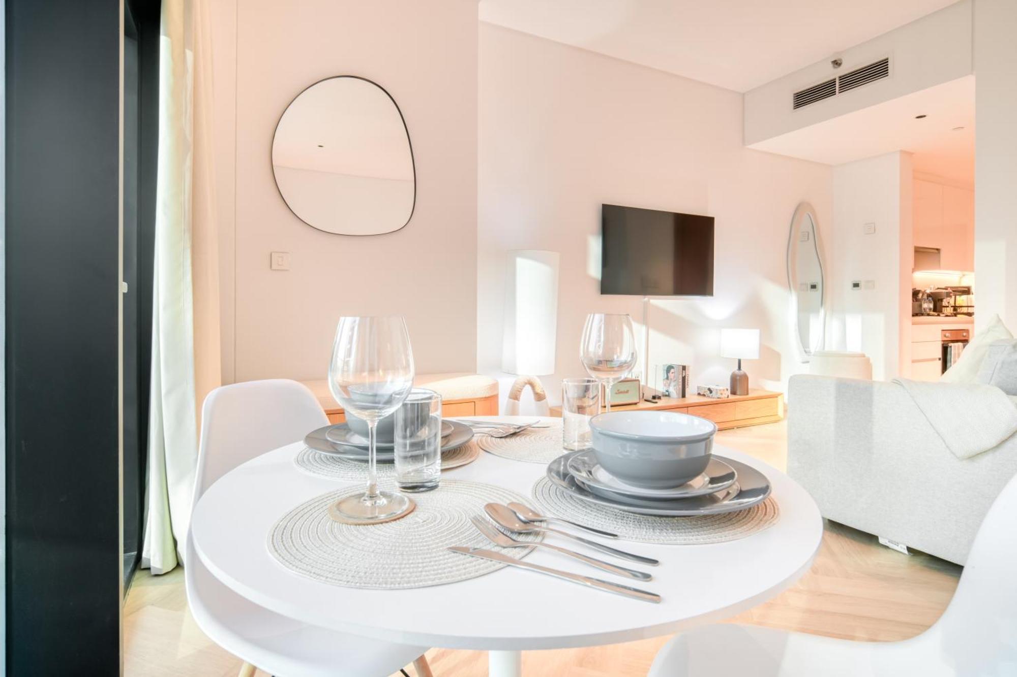 Luxury Studios With Burj Khalifa Or Canal View In Downtown - Marquise Square Tower دبي المظهر الخارجي الصورة