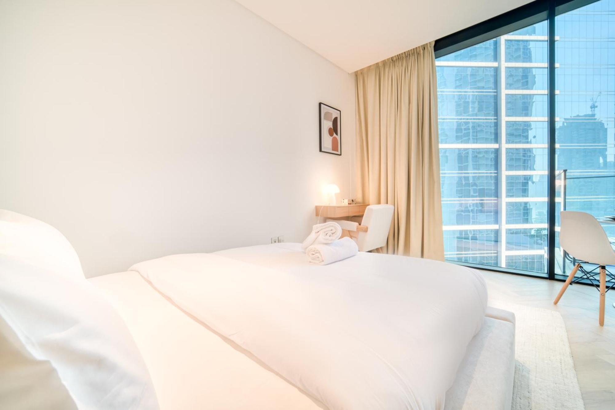 Luxury Studios With Burj Khalifa Or Canal View In Downtown - Marquise Square Tower دبي المظهر الخارجي الصورة