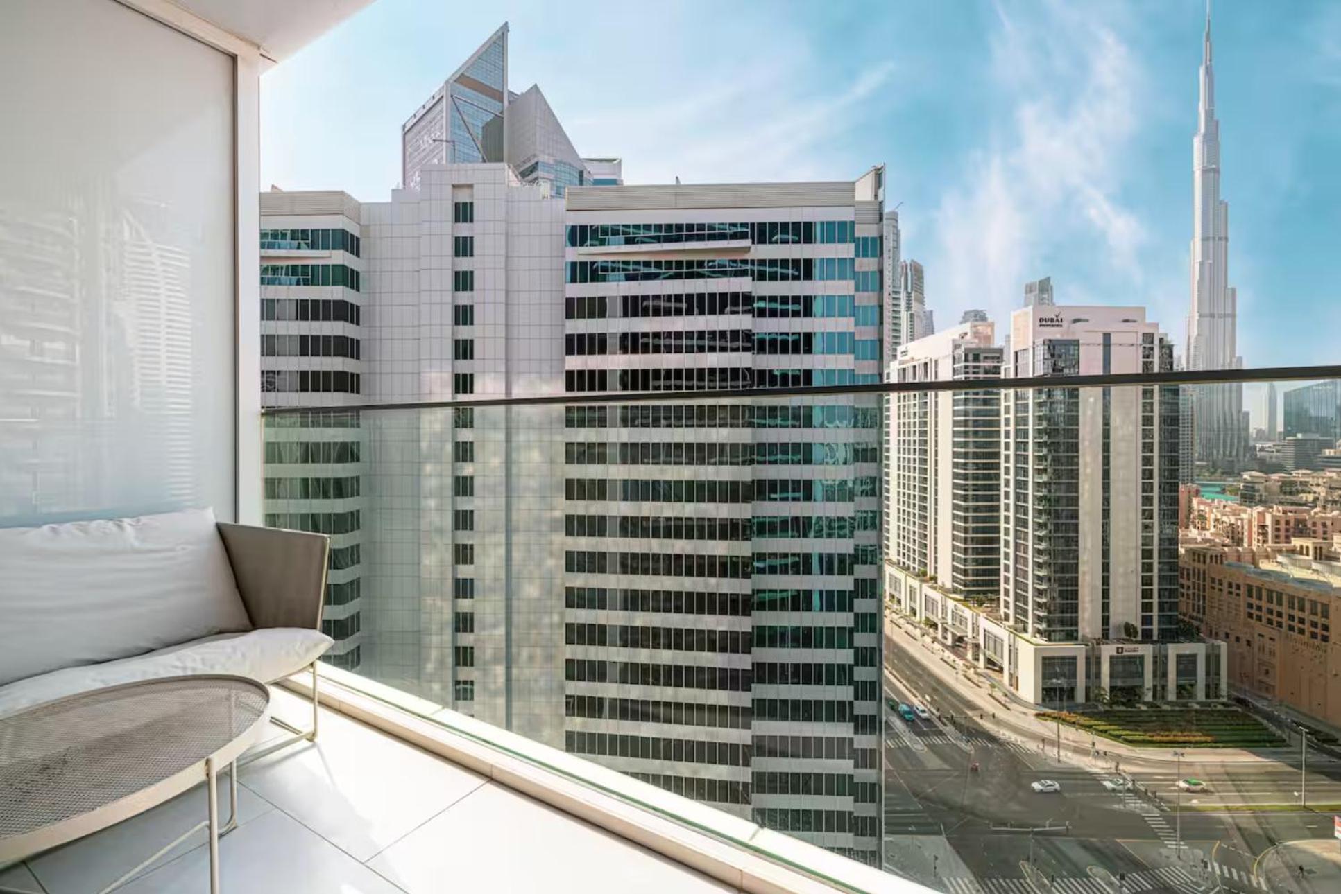 Luxury Studios With Burj Khalifa Or Canal View In Downtown - Marquise Square Tower دبي الغرفة الصورة